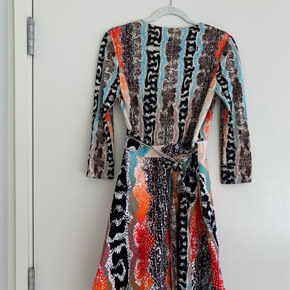 Diane Von Furstenberg Amelia Wrap Dress Size 2 - Picture 8 of 9